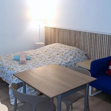 Cook 3 Apartment *