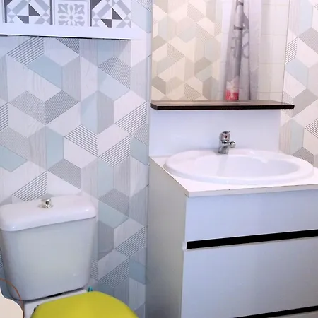 Cook 3 Apartment *