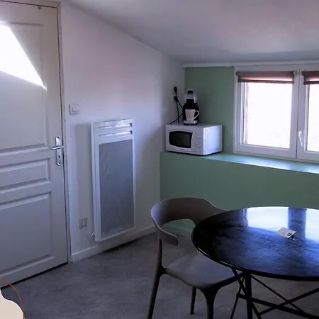 Cook 3 Apartment *