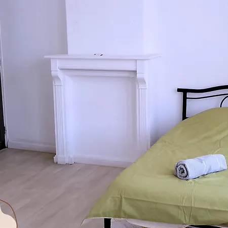 Cook 3 Apartment *